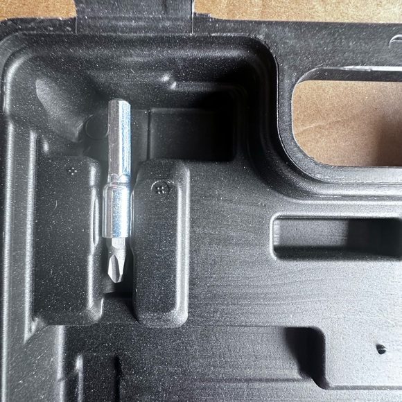 Cordless Screwdriver Set, Rechargeable, with attachments, New in Hard Case - Picture 7 of 9